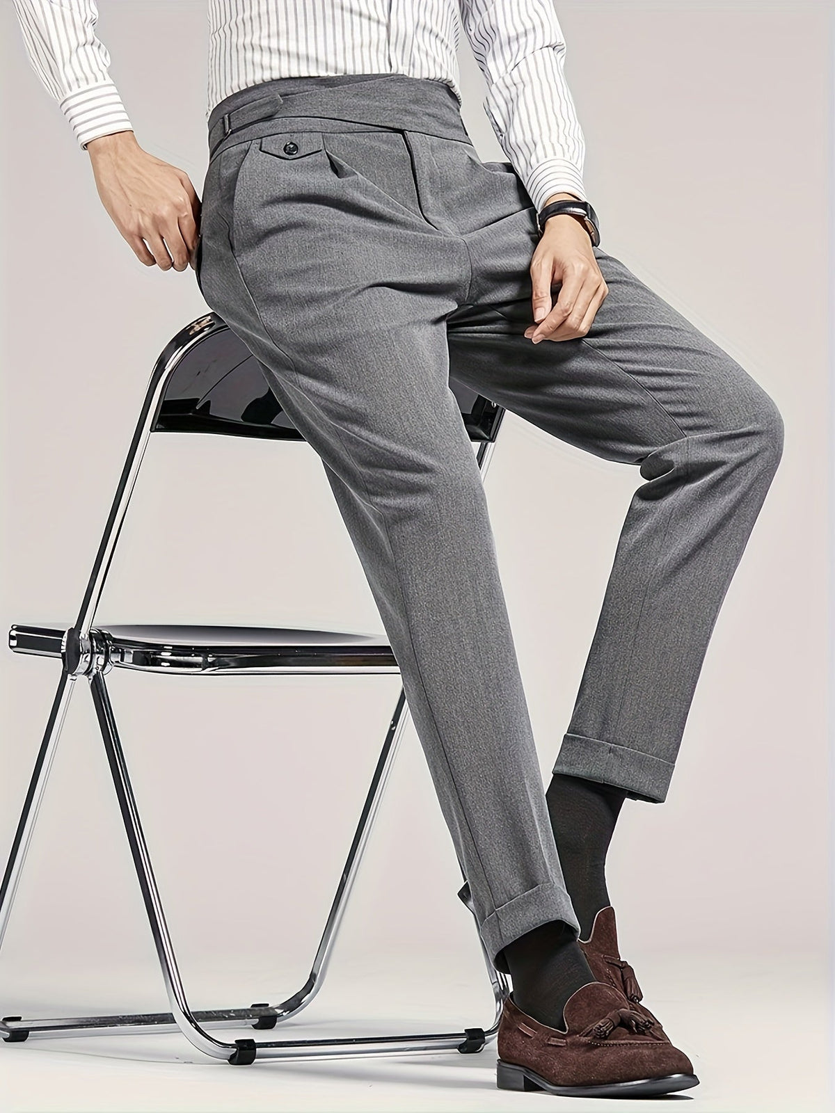 Men's grey tailored pleated high-waist trousers, pocket detail
