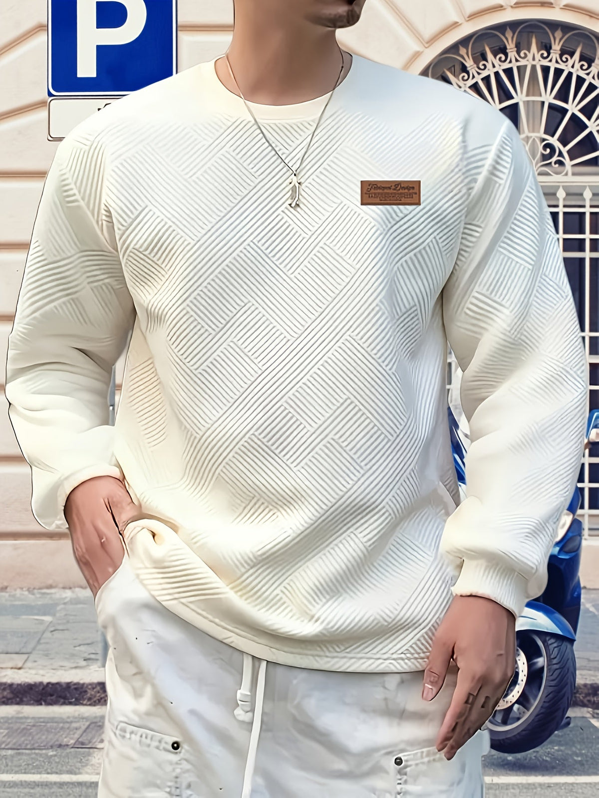 Men's textured crew neck sweatshirt with a relaxed everyday fit