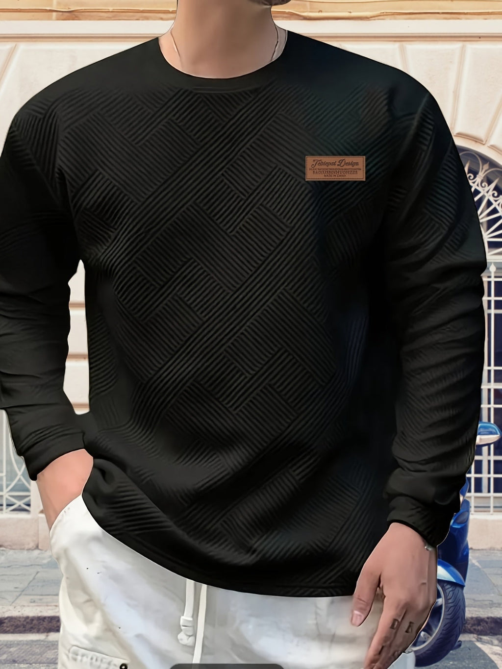 Men's textured crew neck sweatshirt with a relaxed everyday fit